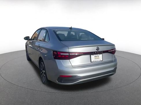 Used 2025 Volkswagen Jetta SE image 11