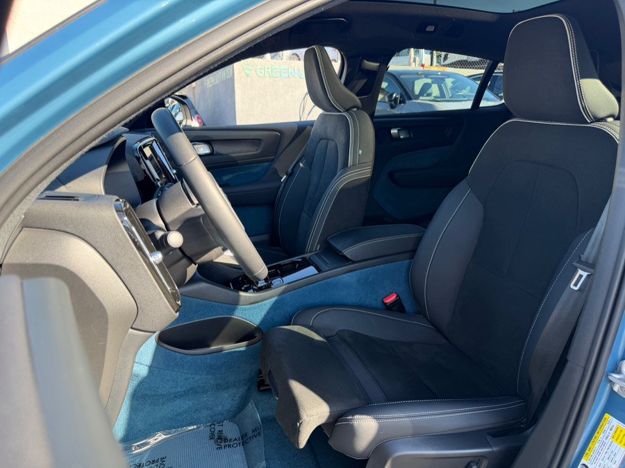 Used 2023 Volvo C40 P8 Recharge Plus AWD/4WD image 16