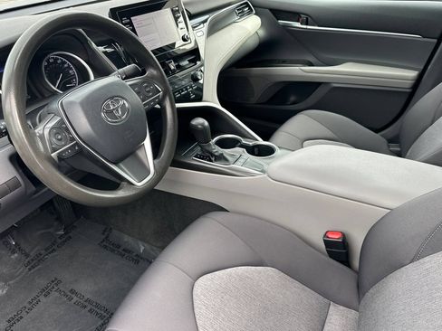 Used 2022 Toyota Camry LE w/ Convenience Package FWD image 11