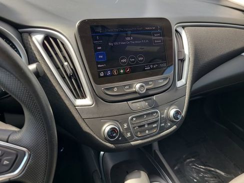 Used 2024 Chevrolet Malibu LT image 31
