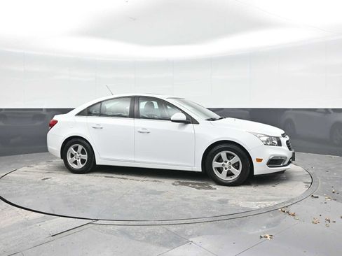 Used 2016 Chevrolet Cruze LT w/ Sun And Sound Package image 6