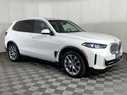 Used 2025 BMW X5 xDrive50e w/ Premium Package image 7