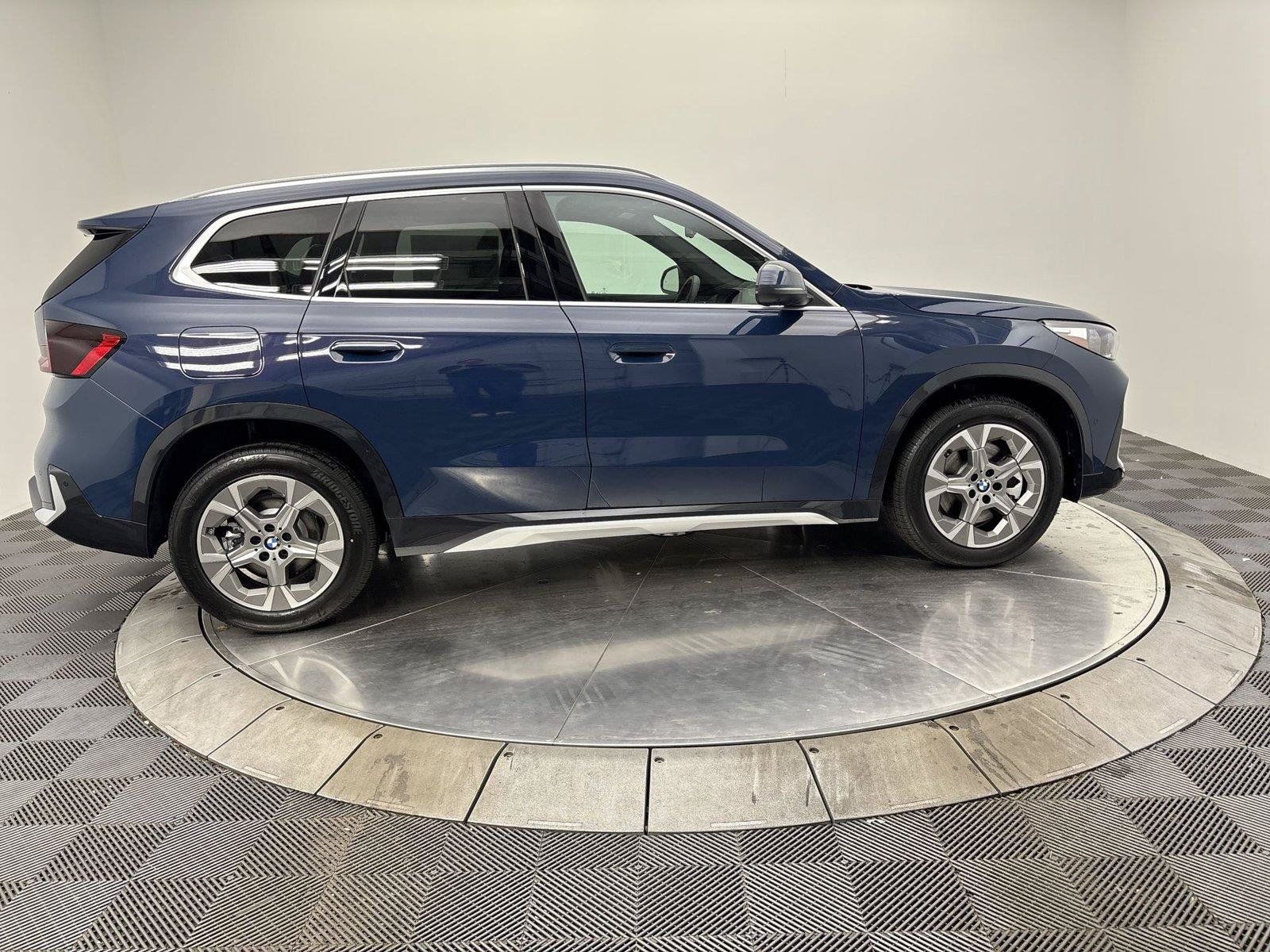 New 2027 BMW X1 xDrive28i AWD/4WD image 17