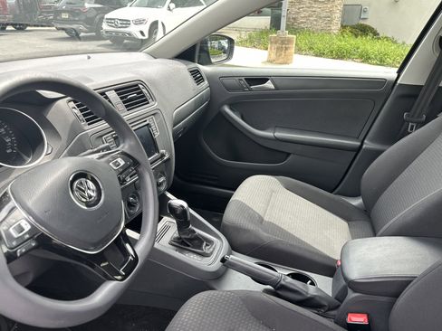 Used 2016 Volkswagen Jetta S FWD image 8