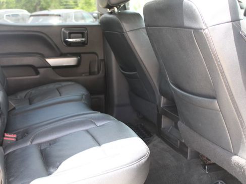 Used 2018 Chevrolet Silverado 1500 LT AWD/4WD image 11