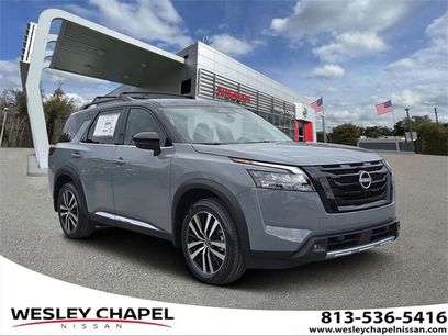 New 2025 Nissan Pathfinder Platinum w/ Black Appearance Package