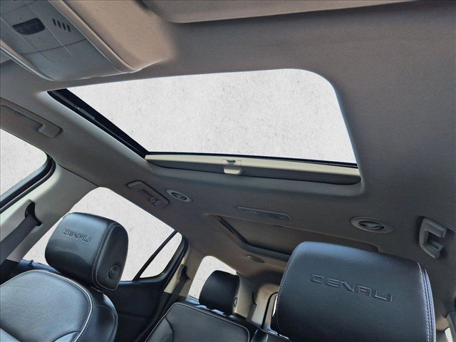 Used 2019 GMC Acadia Denali w/ Technology Package FWD image 16