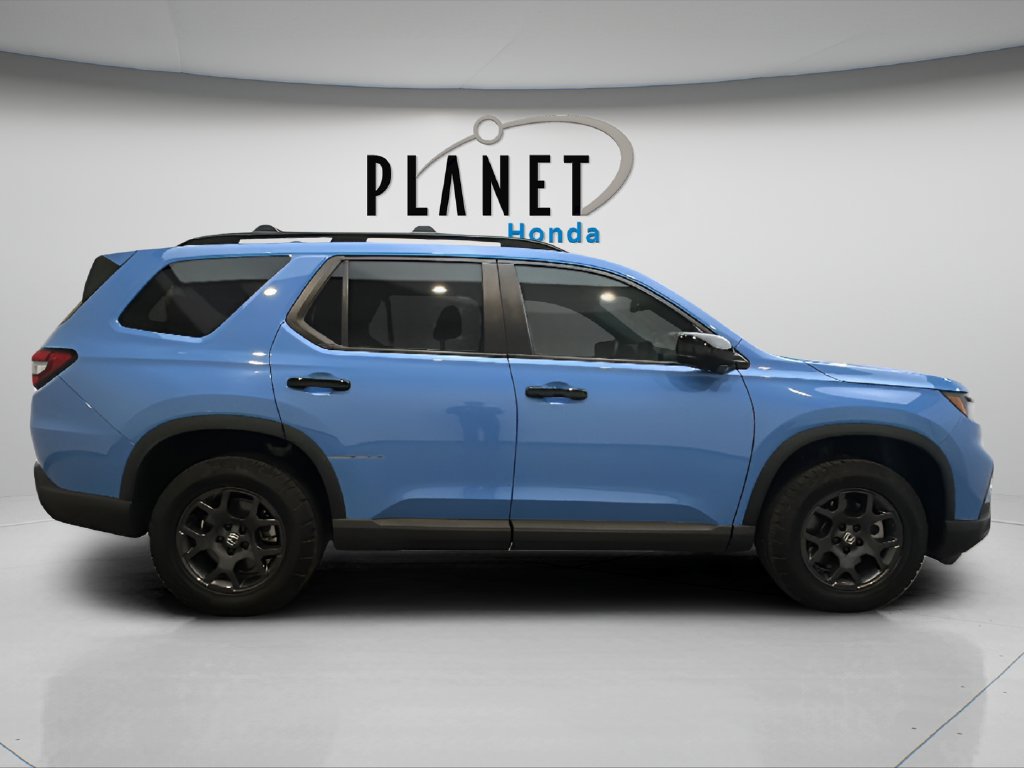 Certified 2024 Honda Pilot TrailSport image 11