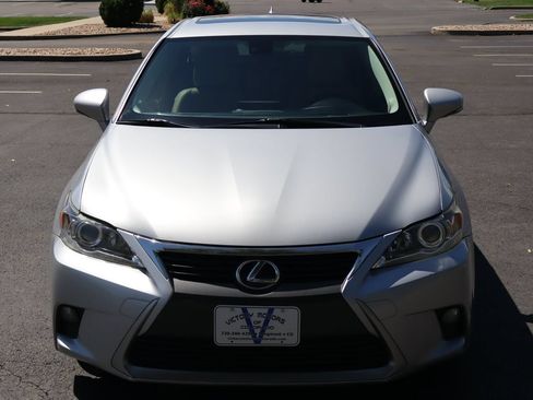 Used 2015 Lexus CT 200h w/ Navigation Package FWD image 12