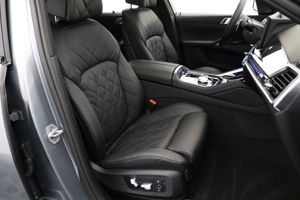 Used 2026 BMW X6 xDrive40i w/ Executive Package AWD/4WD image 15