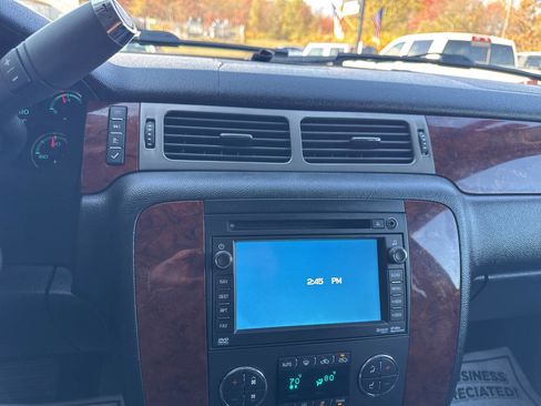 Used 2011 Chevrolet Avalanche LTZ image 30