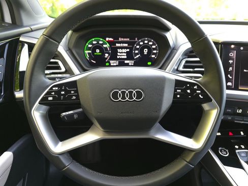Used 2023 Audi Q4 e-tron Premium w/ Convenience Package image 27