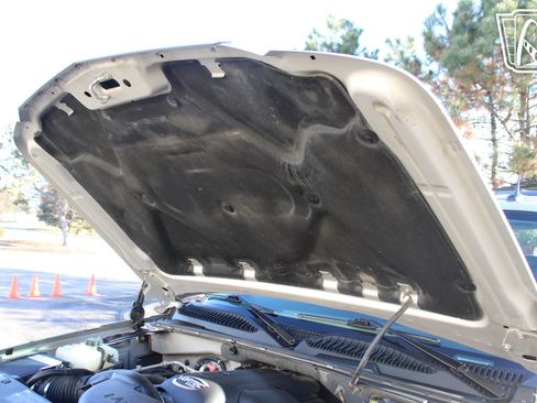 Used 2005 Cadillac Escalade AWD image 23