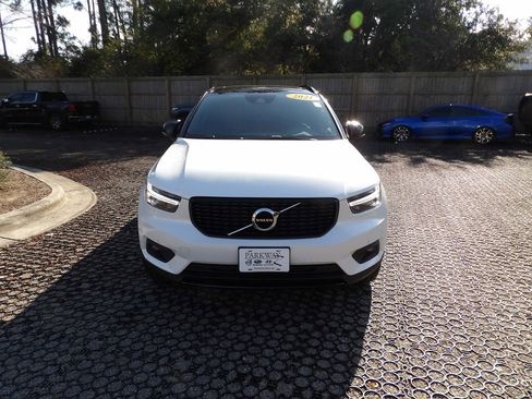Used 2021 Volvo XC40 T5 R-Design w/ Protection Package Premier image 2