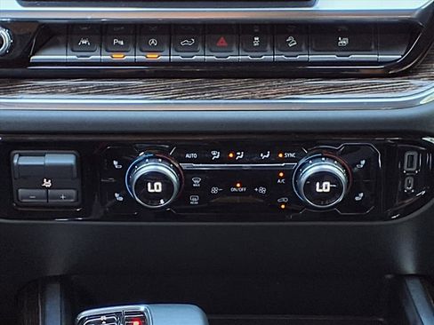 Used 2023 GMC Sierra 1500 Elevation w/ Elevation Premium Package image 15