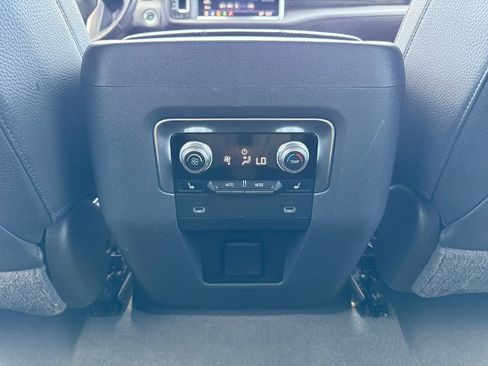 Used 2021 GMC Yukon Denali w/ Denali Premium Package AWD/4WD image 33