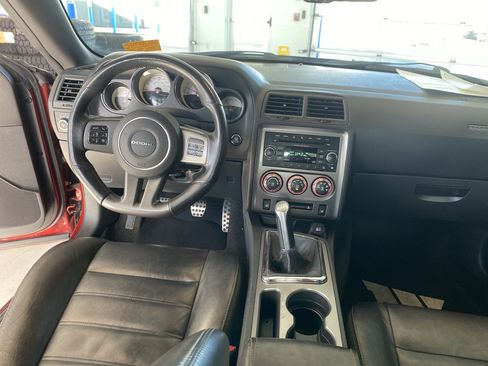 Used 2014 Dodge Challenger R/T image 21