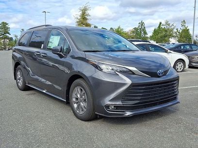 New 2025 Toyota Sienna XLE