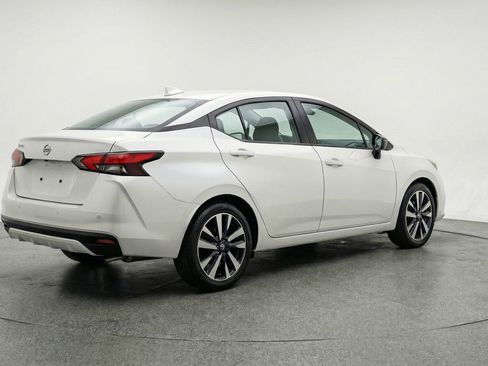 Used 2025 Nissan Versa SV image 9