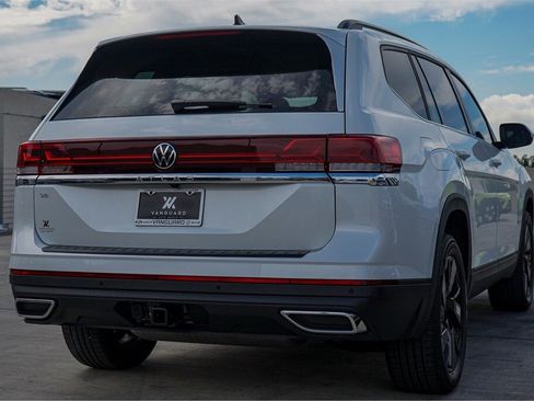 New 2026 Volkswagen Atlas SE image 8