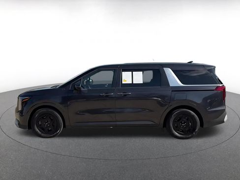 Used 2026 Kia Carnival FWD image 9