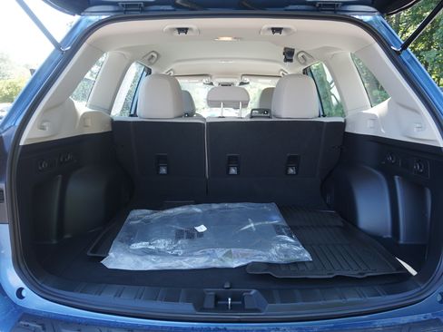 Used 2024 Subaru Forester AWD/4WD image 10