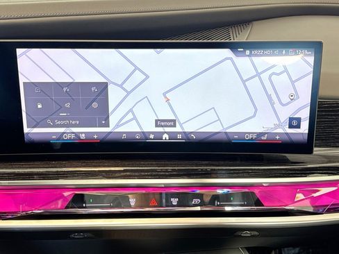 Used 2025 BMW 740i xDrive 740i xDrive w/ Premium Package image 13