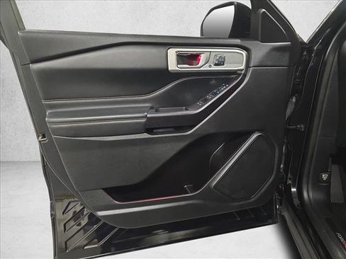 Used 2020 Ford Explorer ST image 28