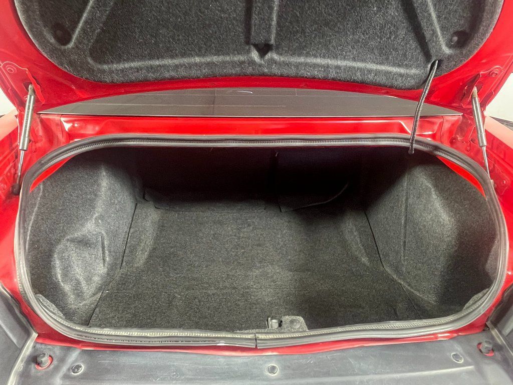 Used 2021 Dodge Challenger R/T RWD image 7