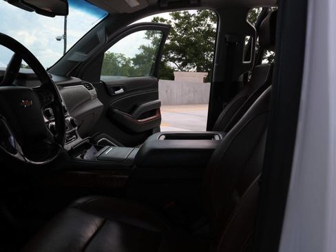 Used 2019 Chevrolet Tahoe Premier w/ Premier Plus Edition AWD/4WD image 93