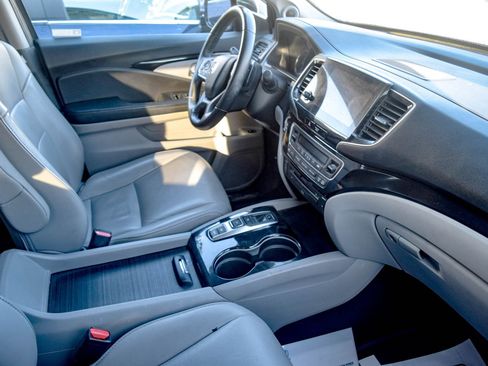 Used 2019 Honda Pilot Touring image 4