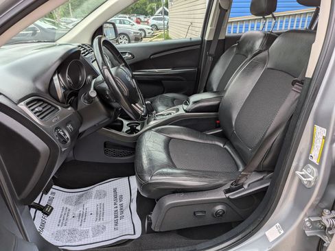 Used 2020 Dodge Journey Crossroad FWD image 23