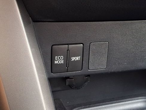 Used 2018 Toyota RAV4 LE w/ All Weather Liner Package AWD/4WD image 25