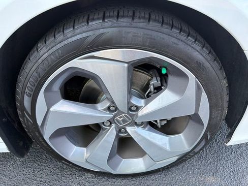 Used 2019 Honda Accord Touring image 12
