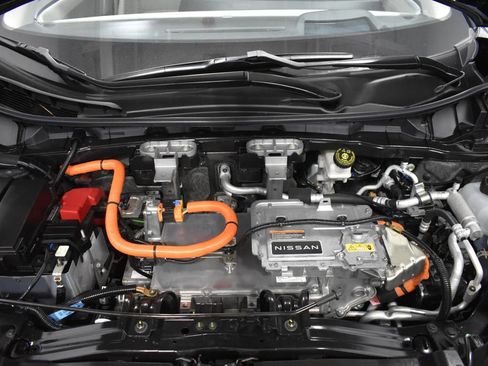Certified 2023 Nissan Ariya AWD image 36