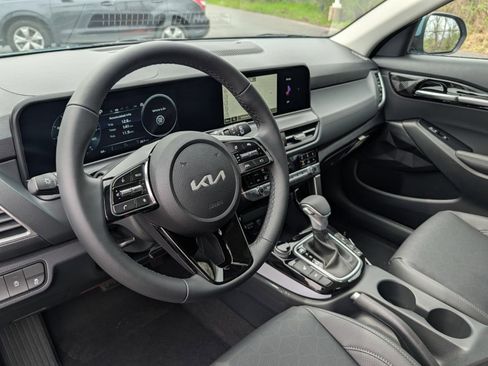 New 2026 Kia Seltos EX FWD image 32
