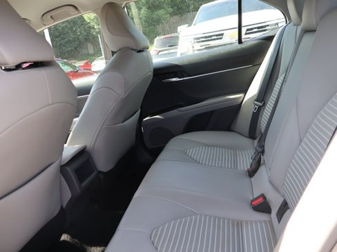 Used 2023 Toyota Camry SE FWD image 16