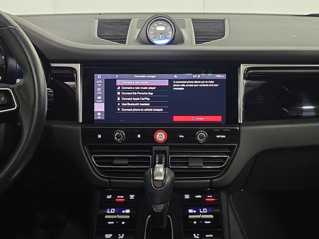 Certified 2023 Porsche Macan AWD/4WD image 16