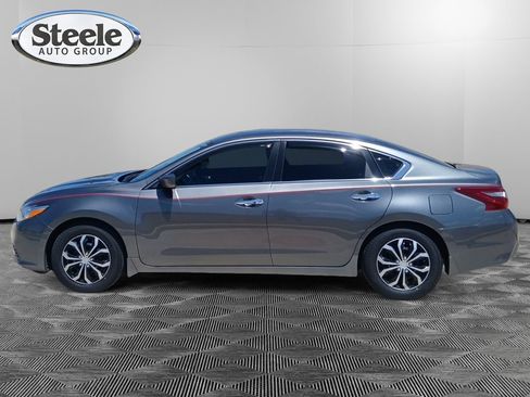 Used 2018 Nissan Altima 2.5 S w/ S Convenience Package FWD image 3