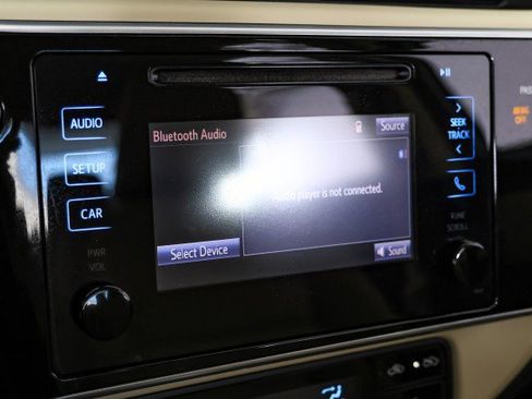 Used 2017 Toyota Corolla LE image 31