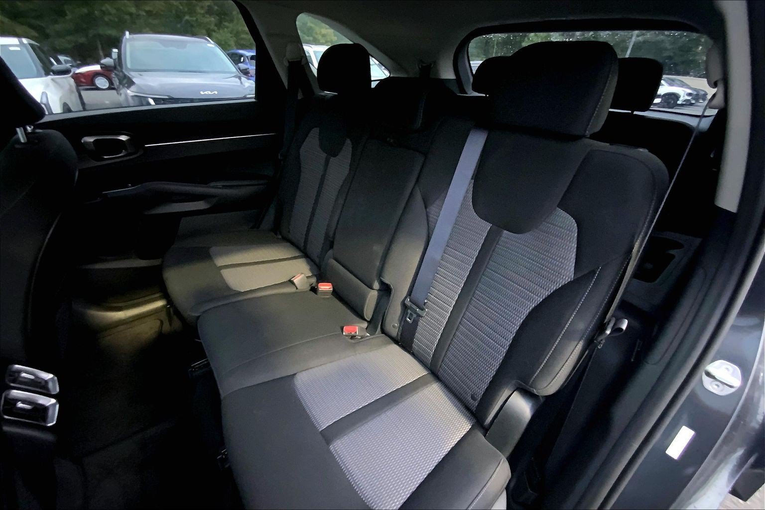 Used 2023 Kia Sorento LX FWD image 27