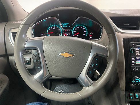 Used 2015 Chevrolet Traverse LT image 17