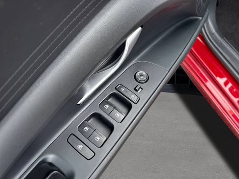 Certified 2024 Hyundai Elantra SEL FWD image 17