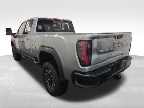 Used 2025 GMC Sierra 2500 AT4X image 4