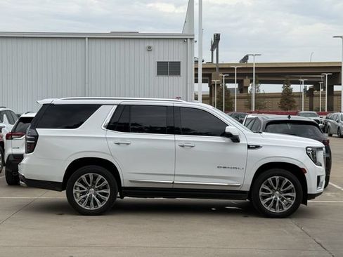 Used 2021 GMC Yukon Denali w/ Denali Premium Package AWD/4WD image 3