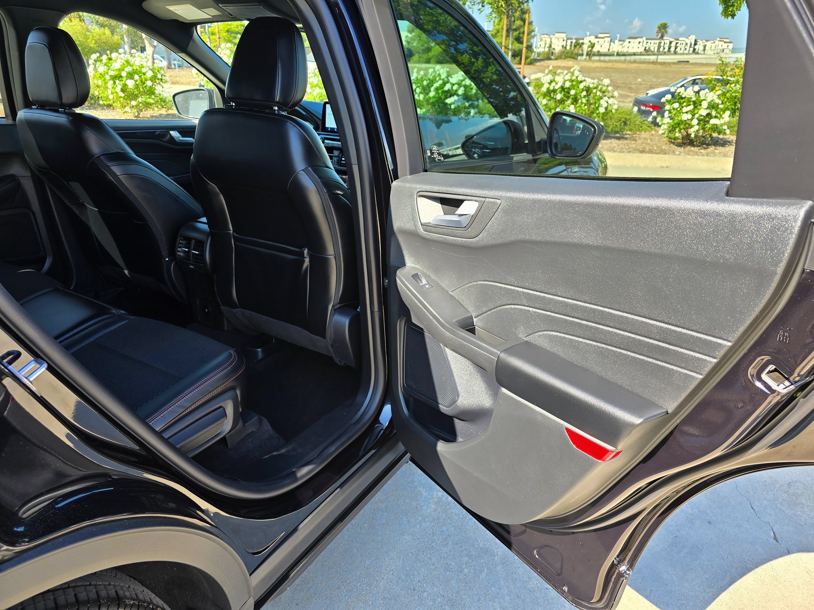 Used 2025 Ford Escape ST-Line FWD image 27