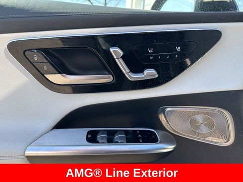 Used 2023 Mercedes-Benz GLC 300 4MATIC image 29