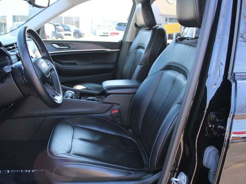 Used 2022 Jeep Grand Cherokee L Limited AWD/4WD image 8