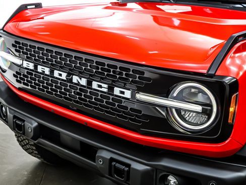 Used 2023 Ford Bronco Wildtrak image 13