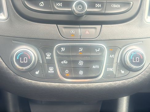 Used 2024 Chevrolet Malibu LT image 12